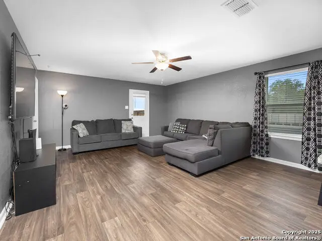 4103 Hidden Hollow Isle, Von Ormy, TX 78073 - Image #3