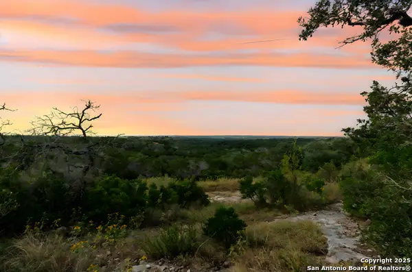 676 County Road 243, Hondo, TX 78861