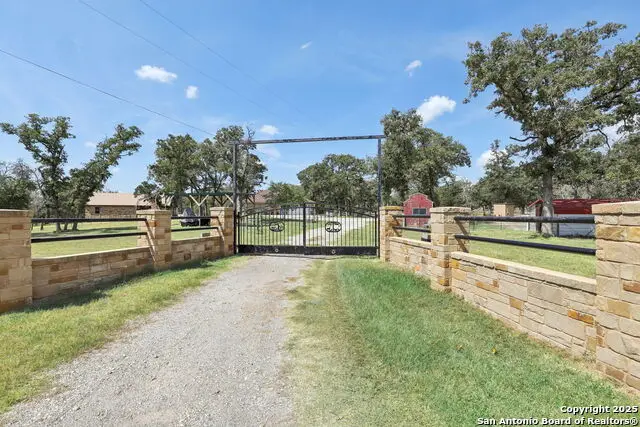 110 High Sierra, Seguin, TX 78155 - Image #2