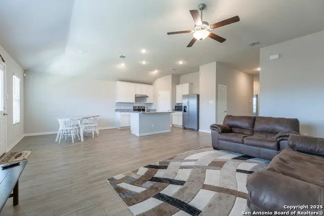 765 Stonemanor Bay, Seguin, TX 78155 - Image #3