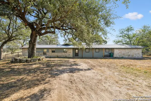 7970 Us Highway 87, La Vernia, TX 78121