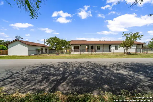 317 E El Paso St, Brackettville, TX 78832 - Image #2