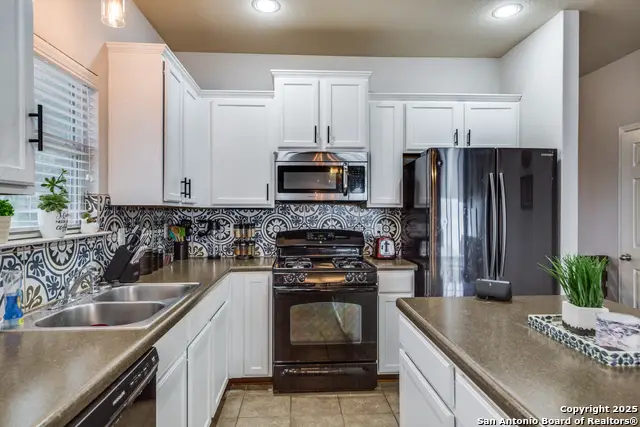 732 Hollow Ridge, Schertz, TX 78108 - Image #3
