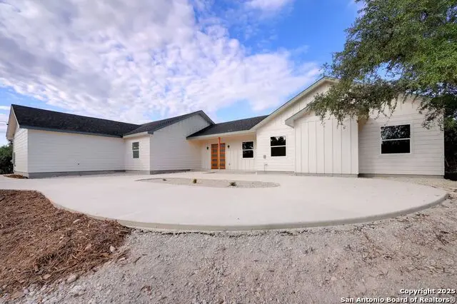 431 Lets Roll Drive, Fischer, TX 78623 - Image #2