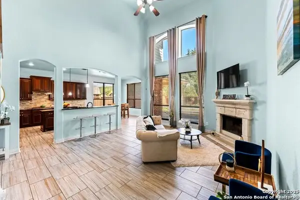 11407 Massive Mt, Helotes, TX 78023