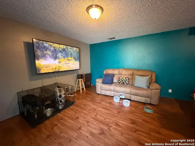 127 Arnaz, San Antonio, TX 78237 - Image #3