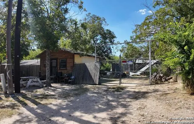 708 1/2 4th, Natalia, TX 78059 - Image #2