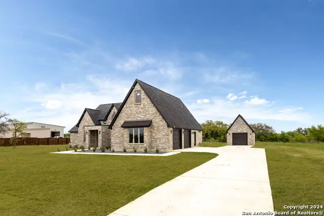 187 Stone Loop, Castroville, TX 78009 - Image #3