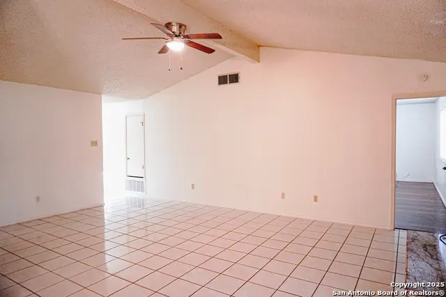 189 Meadowland, Universal City, TX 78148 - Image #3