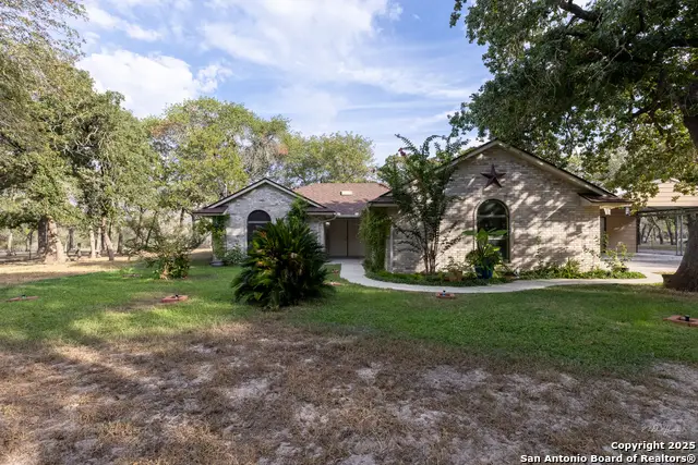 122 Montesito, Floresville, TX 78114 - Image #1