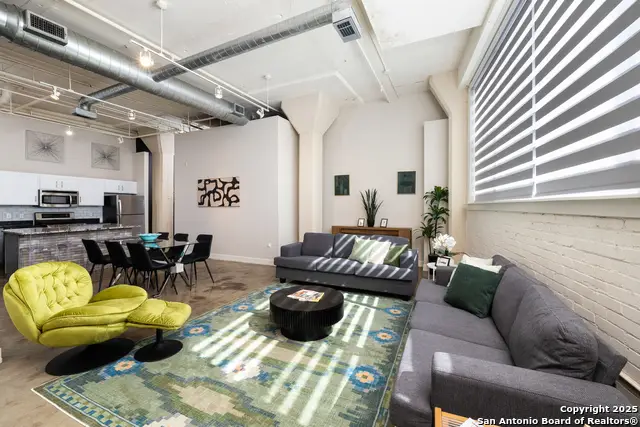 1401 S Flores #202, San Antonio, TX 78204 - Image #2