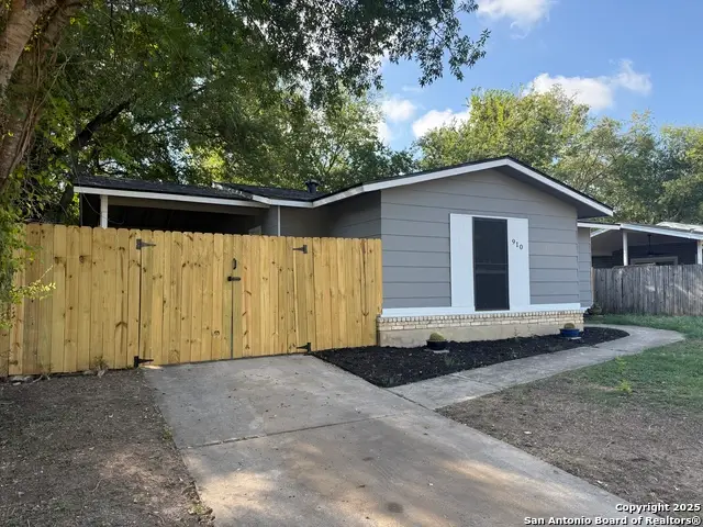 910 Crestfield, San Antonio, TX 78227 - Image #2