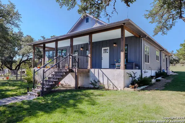 872 Oak Drive, Blanco, TX 78606