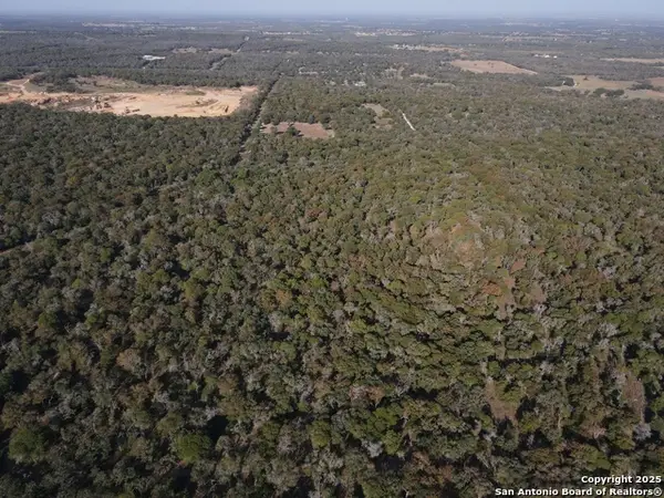 1545 Nockenut, Seguin, TX 78155