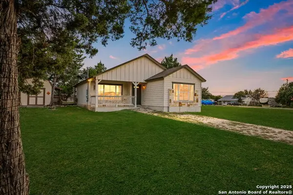 685 Rolling Hills, Canyon Lake, TX 78133