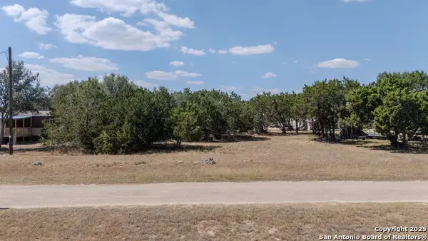 194 Pr 1516, Bandera, TX 78003