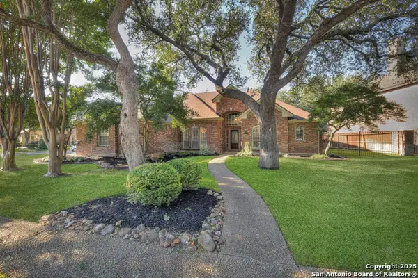 2204 Blackoak Bnd, San Antonio, TX 78248