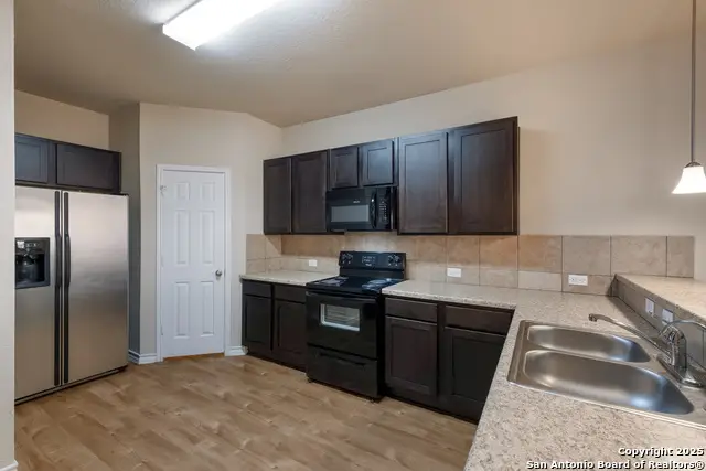 7019 Hallie Rdg, San Antonio, TX 78227 - Image #2