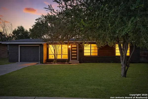 439 Sandalwood Ln, San Antonio, TX 78216