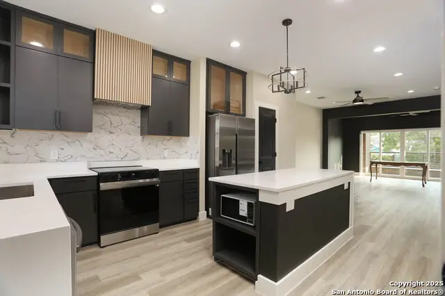 130 E Lachapelle, San Antonio, TX 78204 - Image #3