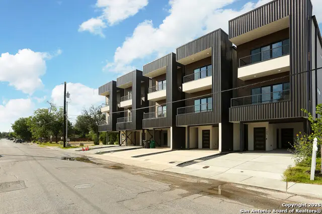 138 E Lachapelle, San Antonio, TX 78204 - Image #3