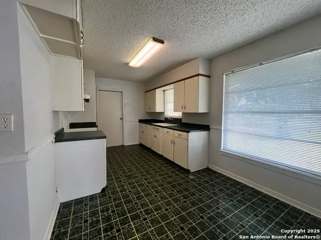 450 Laurelwood Drive, San Antonio, TX 78213 - Image #2