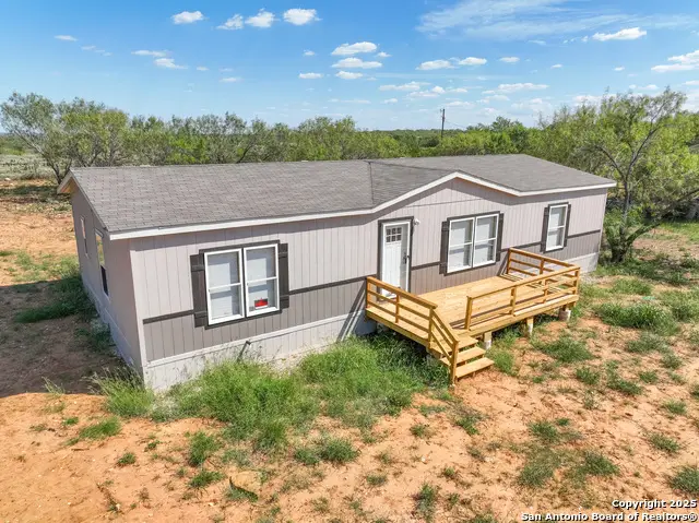 636 County Road 1615, Moore, TX 78057 - Image #1
