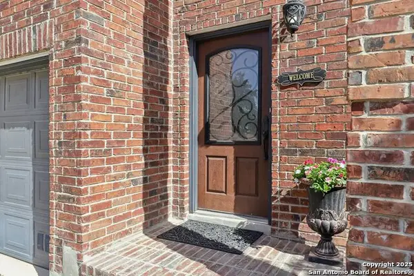 16 Marella Dr, San Antonio, TX 78248