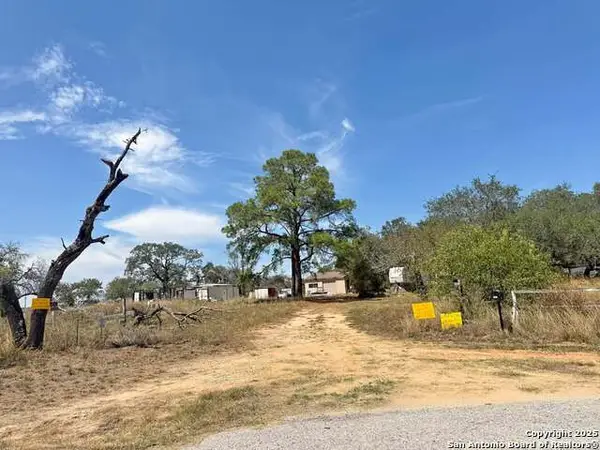 219 Johnny, Poteet, TX 78065