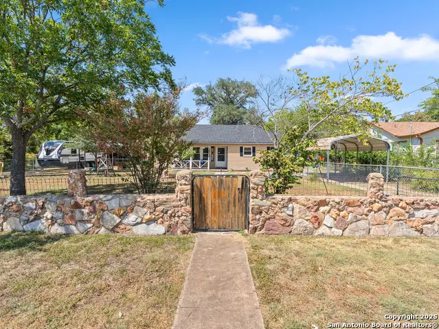 608 N Ross, Kerrville, TX 78028 - Image #1