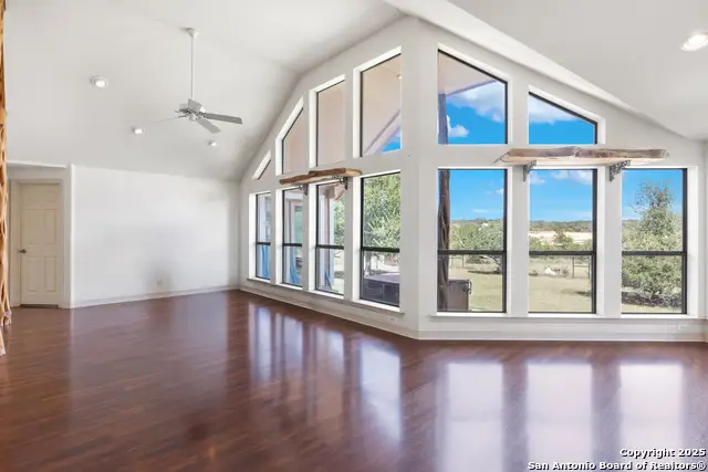 1670 S Cranes Mill, New Braunfels, TX 78132 - Image #3