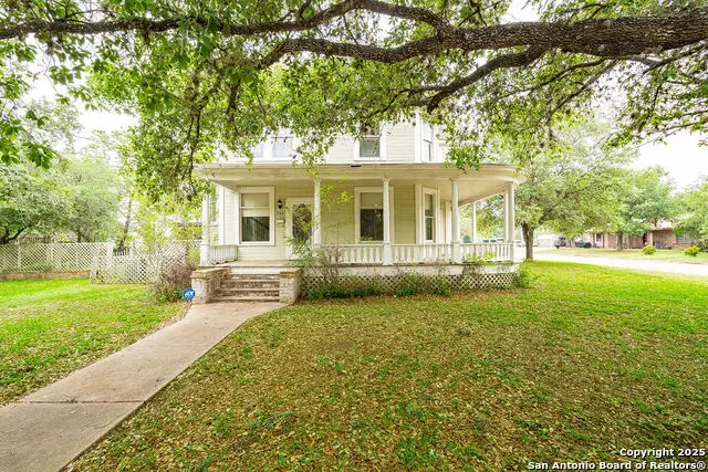 711 E Lott, Beeville, TX 78102 - #1