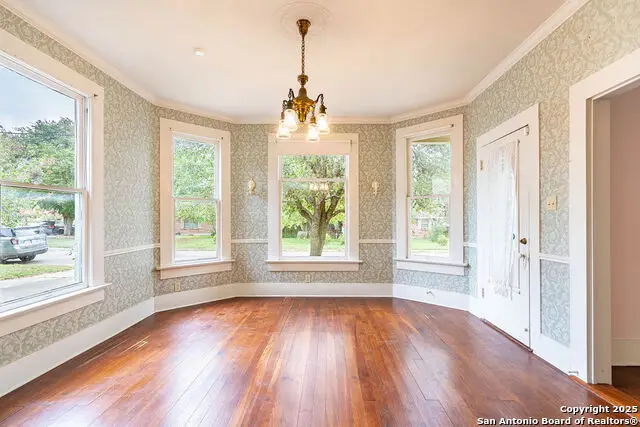 711 E Lott, Beeville, TX 78102 - #2