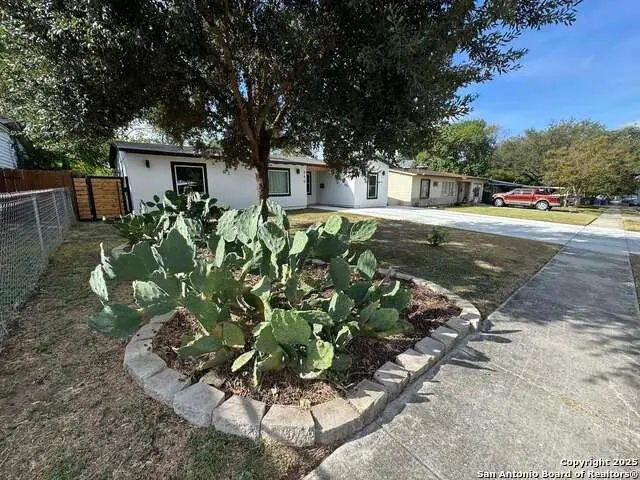 246 Lively, San Antonio, TX 78213 - Image #2