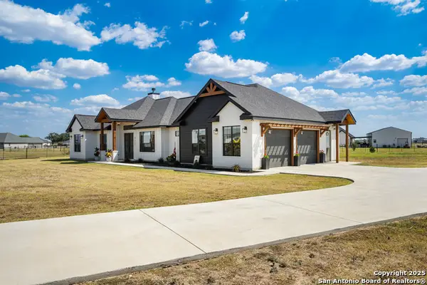 452 Farmstead, Seguin, TX 78155