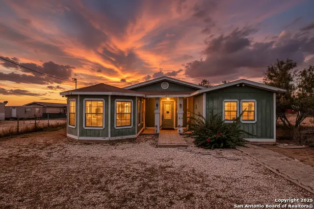 217 Carrizo Hill, Carrizo Springs, TX 78834 - Image #2