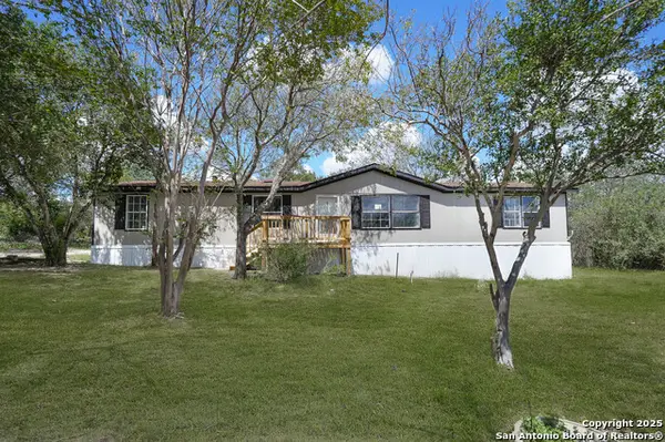 176 County Road 5633, Castroville, TX 78009