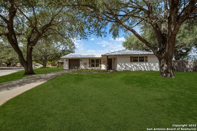 1120 Maia, Pleasanton, TX 78064 - Image #1