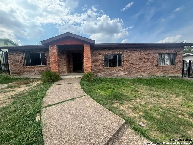 205 Sunset Loop, Laredo, TX 78046 - Image #1