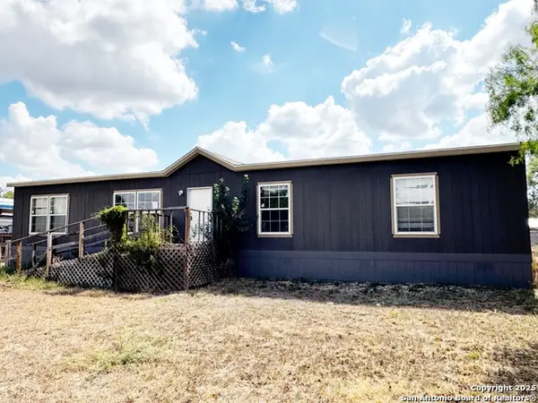 808 Pecan, Jourdanton, TX 78026