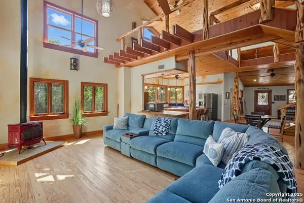 474 Lost Lane, Tarpley, TX 78883