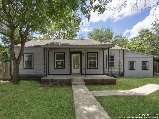 415 S Hugo Street, Kerrville, TX 78028 - Image #2