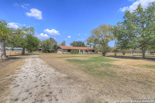 255 Brehm Ln, Cibolo, TX 78108 - Image #3