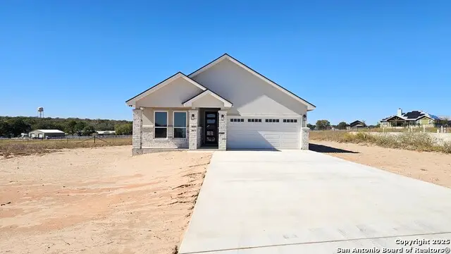 174 Pine Valley, La Vernia, TX 78121 - Image #1