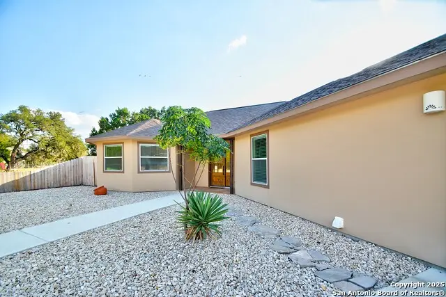 1846 White Tail, Bandera, TX 78003 - Image #2