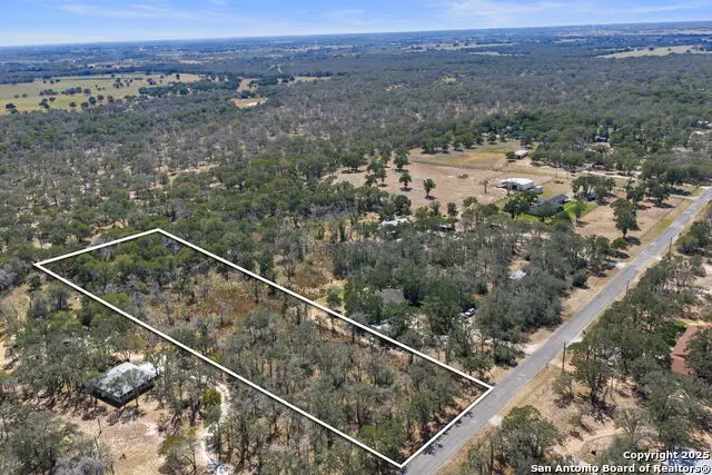 1963 Deer Trail, Floresville, TX 78114 - Image #2