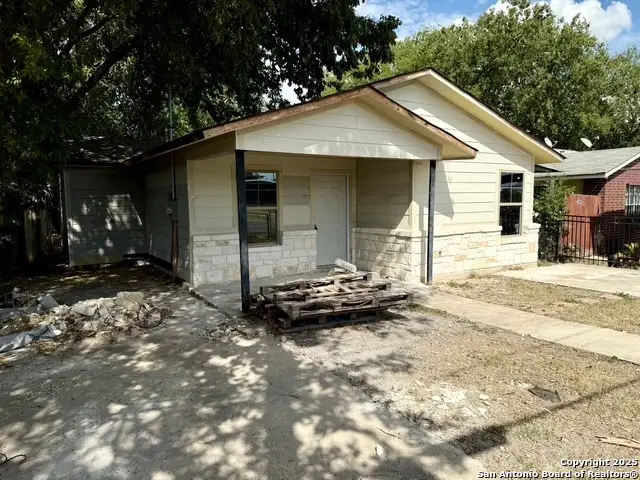525 Saltillo, San Antonio, TX 78207 - Image #2
