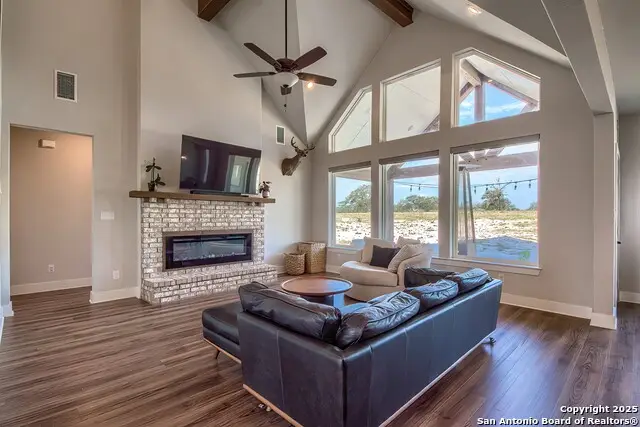232 Scenic Hills Dr, La Vernia, TX 78121 - Image #2