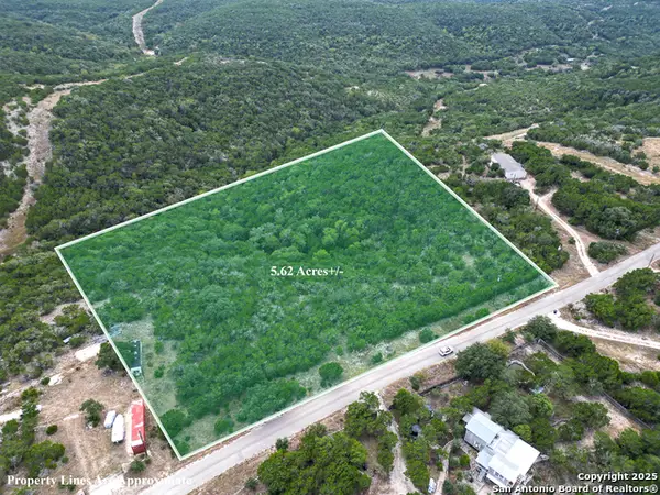 1 Timbercreek Road, Pipe Creek, TX 78063