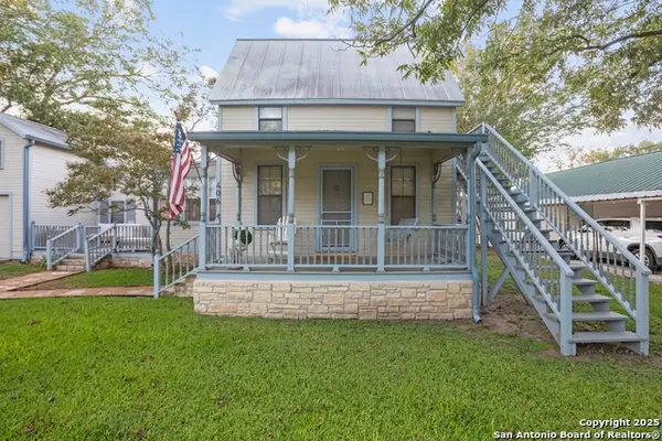 406 N Acorn, Fredericksburg, TX 78624